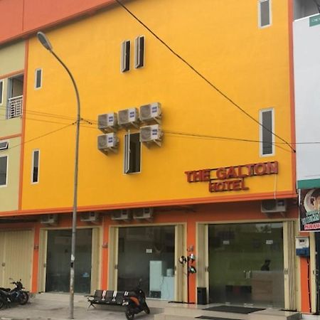 The Galton Hotel Baubau Bagian luar foto