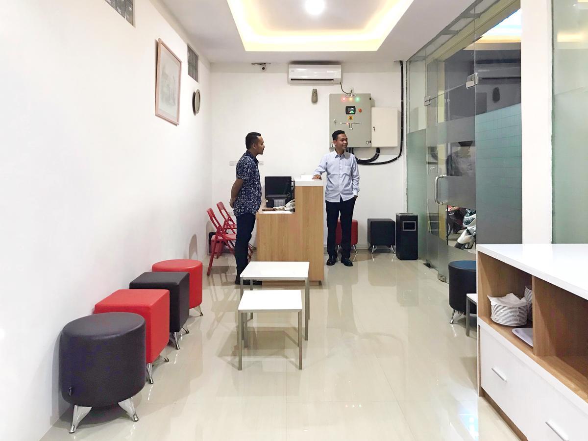 The Galton Hotel Baubau Bagian luar foto
