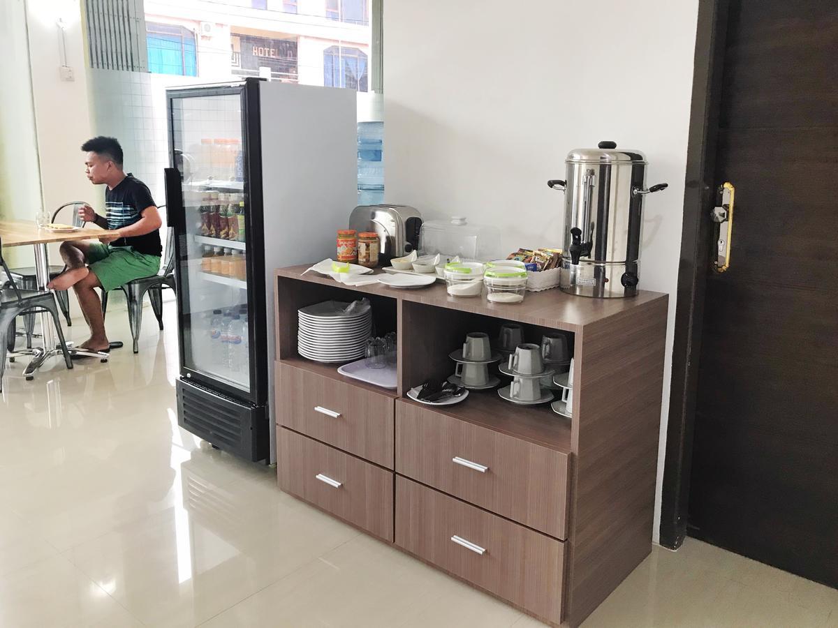 The Galton Hotel Baubau Bagian luar foto