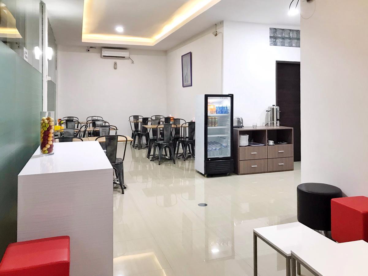 The Galton Hotel Baubau Bagian luar foto